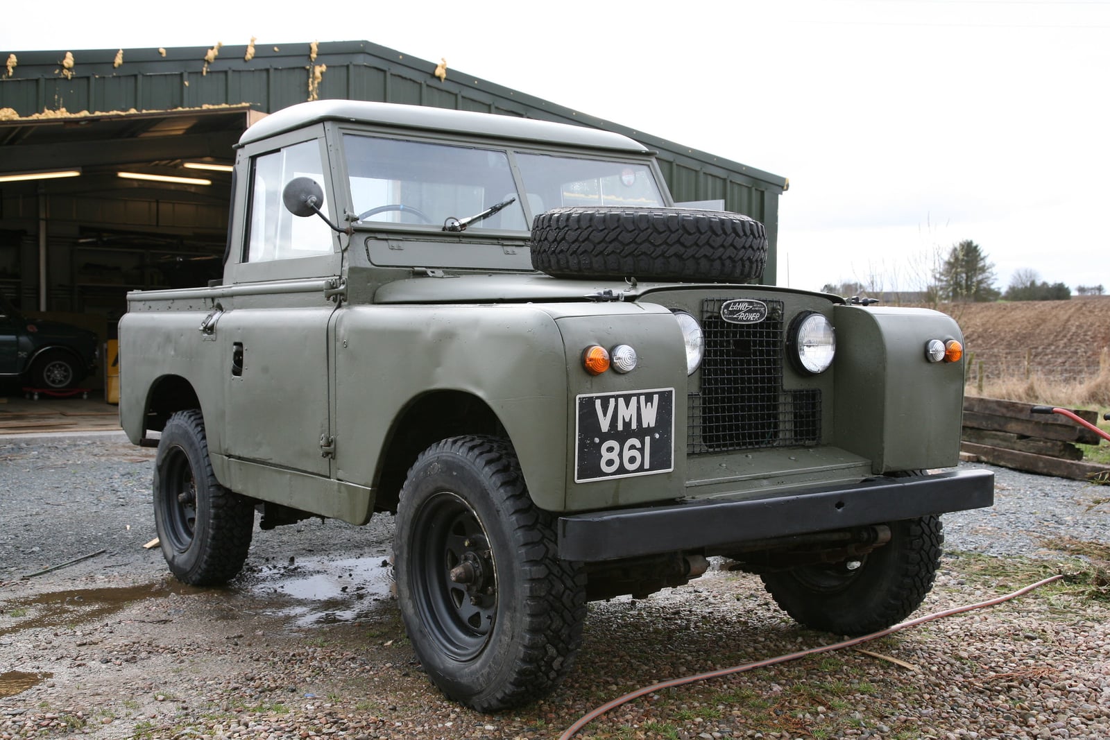 An early 1960 Land Rover Series II