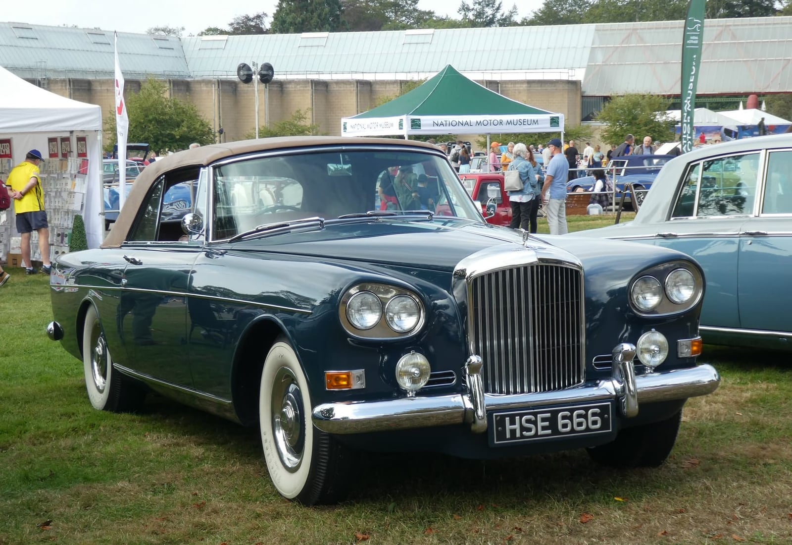 A dark blue 1964 Bentley S3 drophead coupe by Mulliner Park Ward with UK registration HSE 666